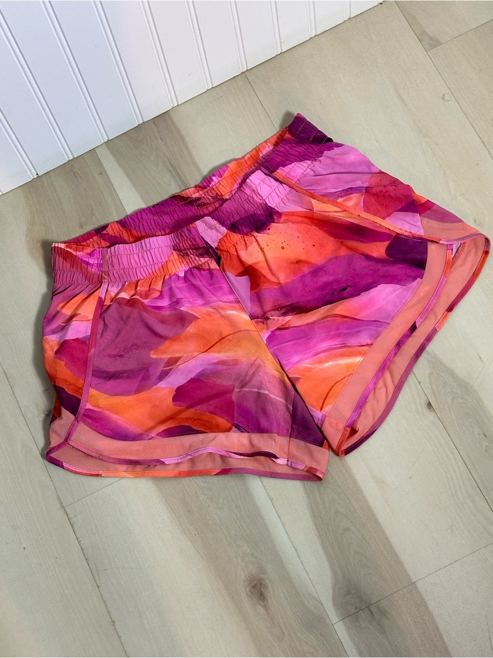 Athleta Printed Mesh Racer Run shorts pink watercolor M Make A Splash Warm - Picture 3 of 12